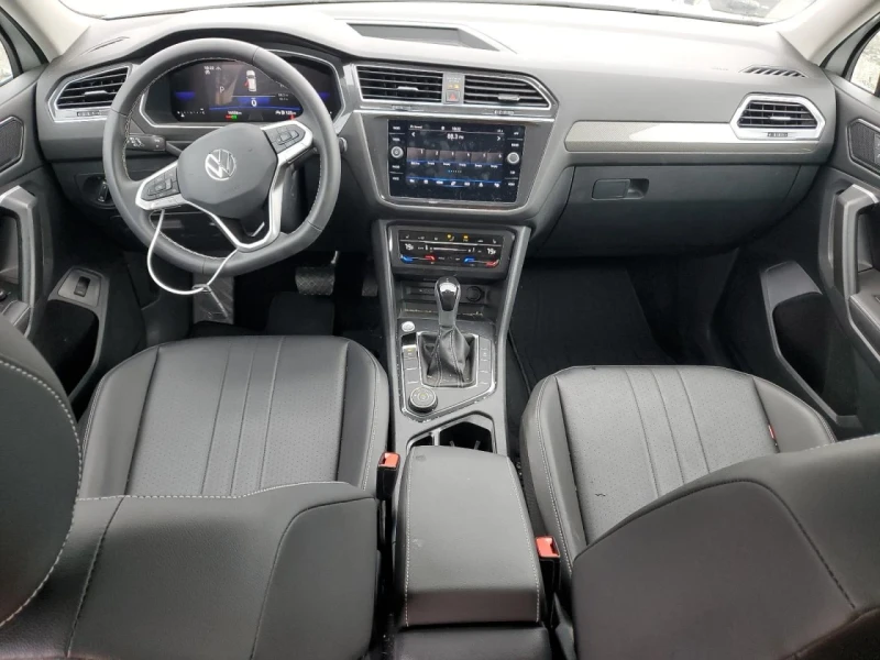 VW Tiguan, снимка 8 - Автомобили и джипове - 49060368