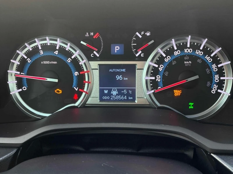 Toyota 4runner * SR5 * KEYLESS * БЕЗ ПЪРВОНАЧАЛНА ВНОСКА, снимка 8 - Автомобили и джипове - 53371055