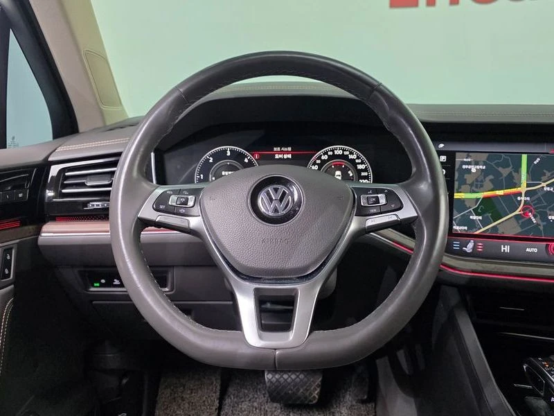 VW Touareg 3.0TDi PRESTIGE, снимка 15 - Автомобили и джипове - 54242332