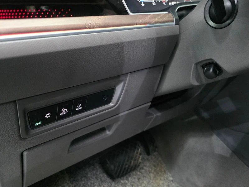 VW Touareg 3.0TDi PRESTIGE, снимка 14 - Автомобили и джипове - 54242332