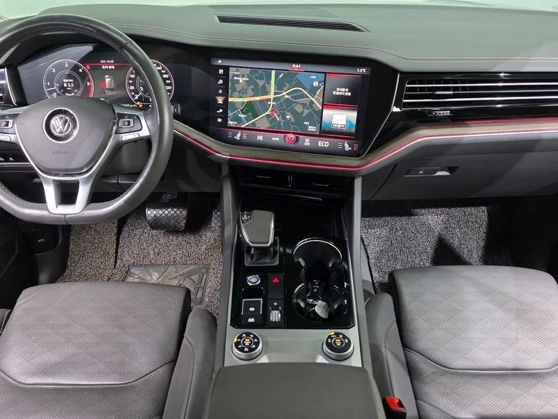 VW Touareg 3.0TDi PRESTIGE, снимка 7 - Автомобили и джипове - 54242332