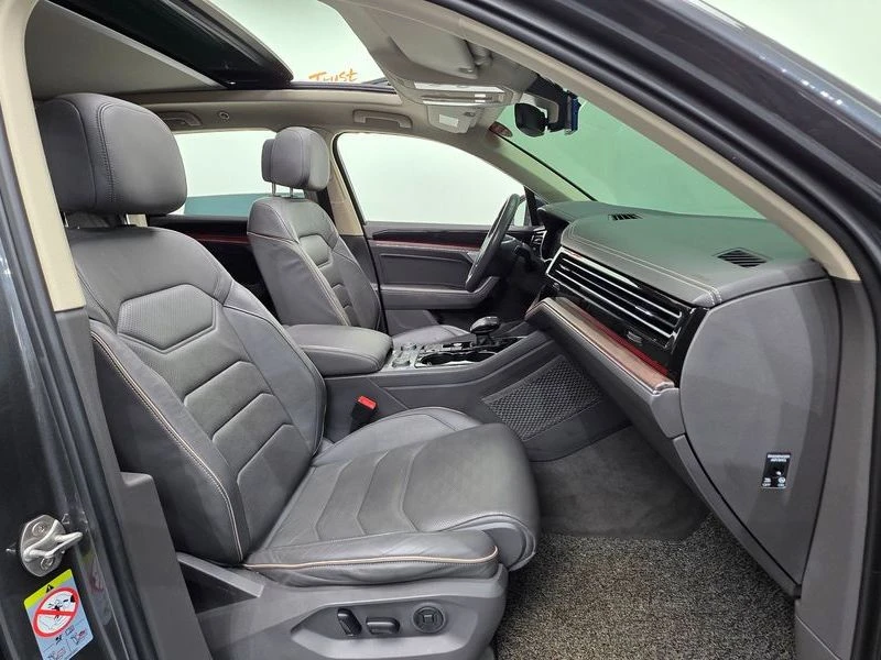 VW Touareg 3.0TDi PRESTIGE, снимка 10 - Автомобили и джипове - 54242332