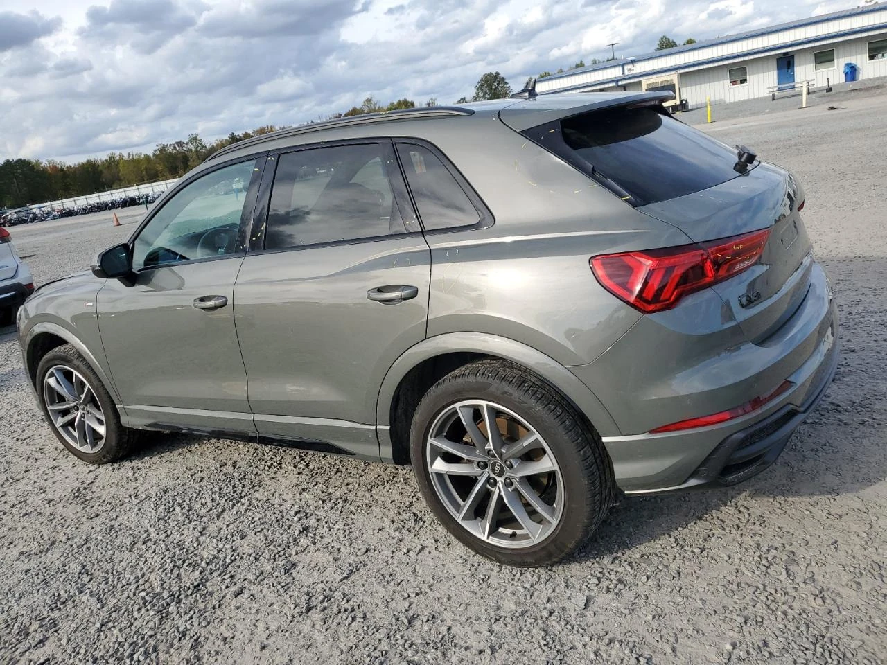 Audi Q3 PREM.PLUS* S-LINE45* PANO* ПОДГРЕВИ - изображение 4