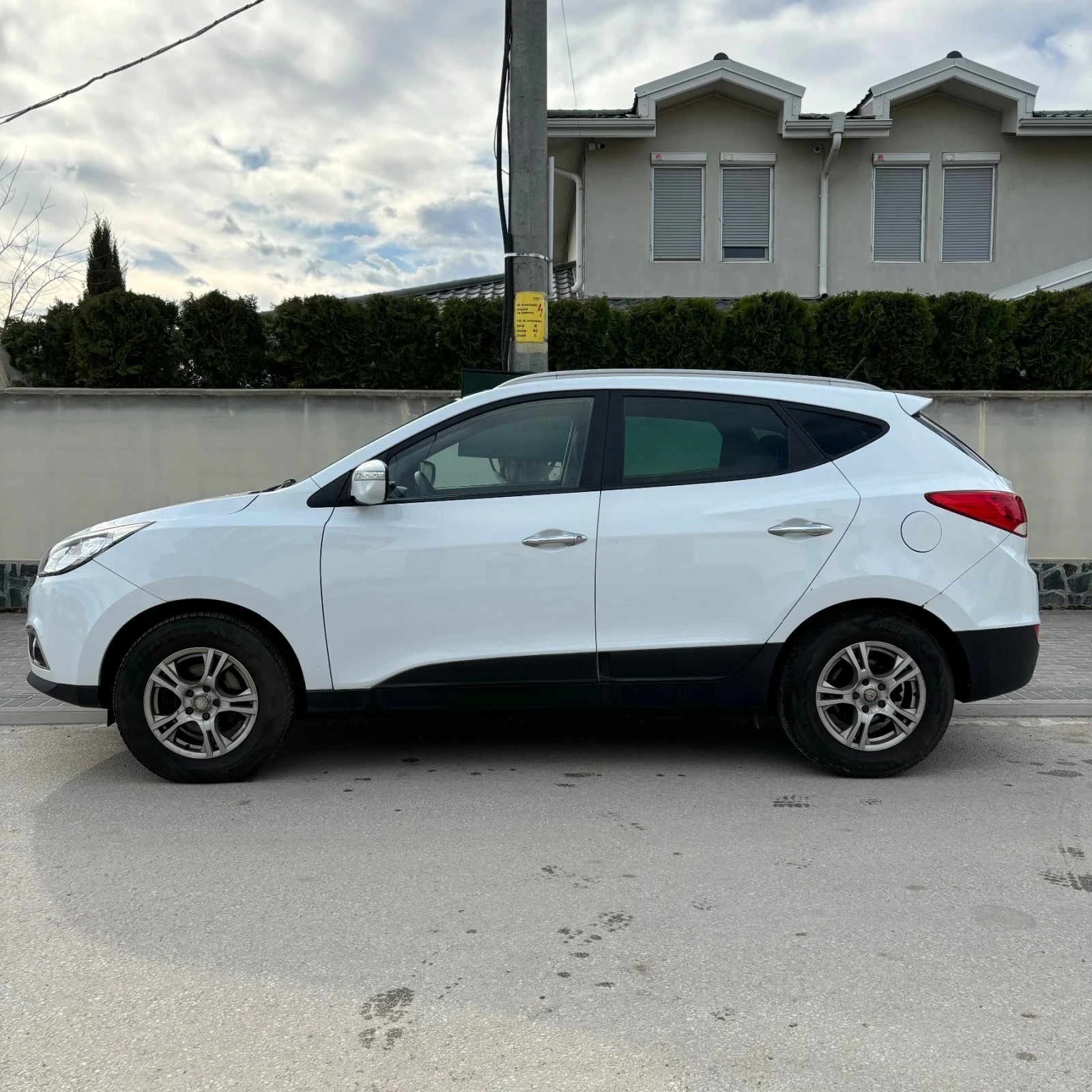 Hyundai IX35 2.0 CRDi, снимка 3 - Автомобили и джипове - 54138053