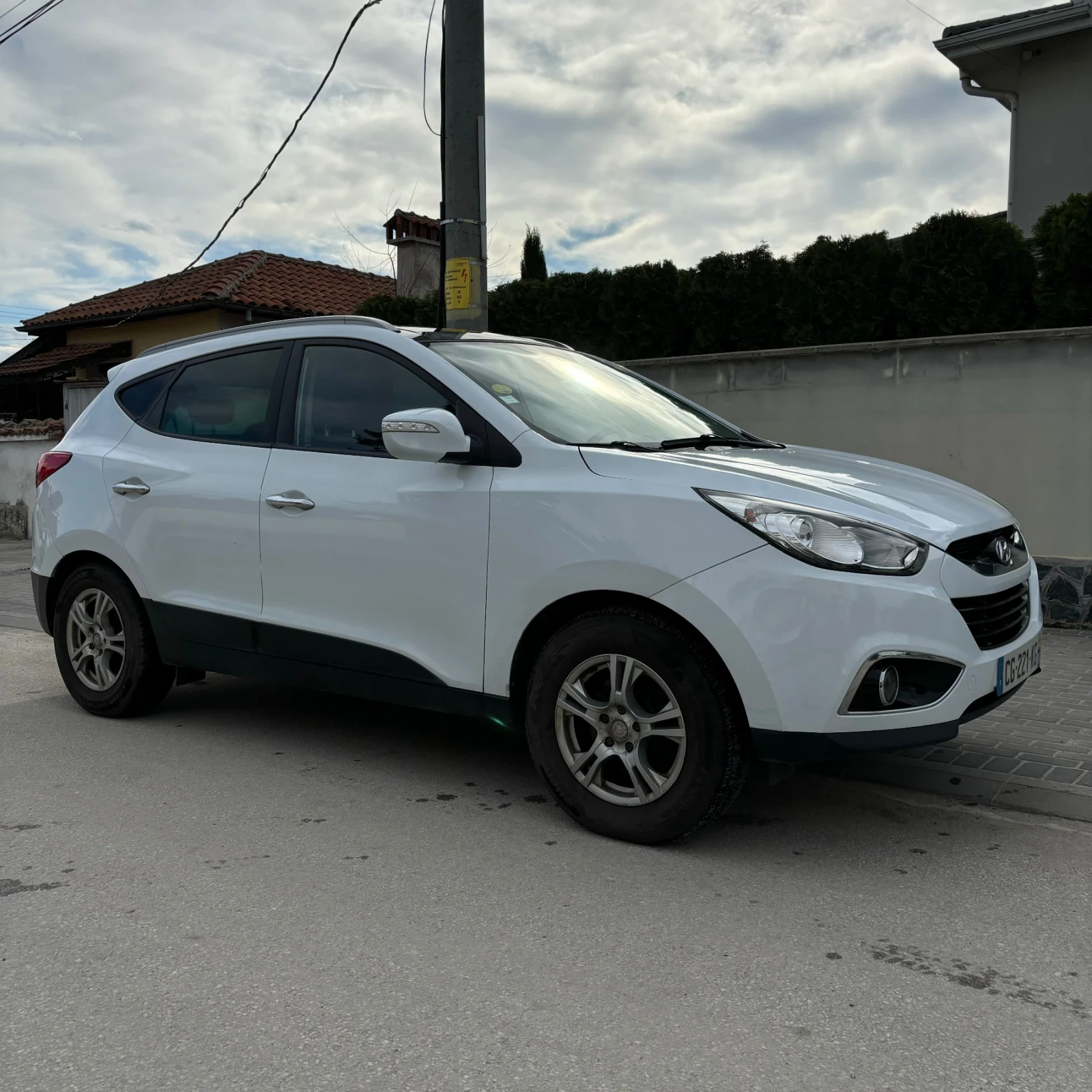 Hyundai IX35 2.0 CRDi, снимка 8 - Автомобили и джипове - 54138053