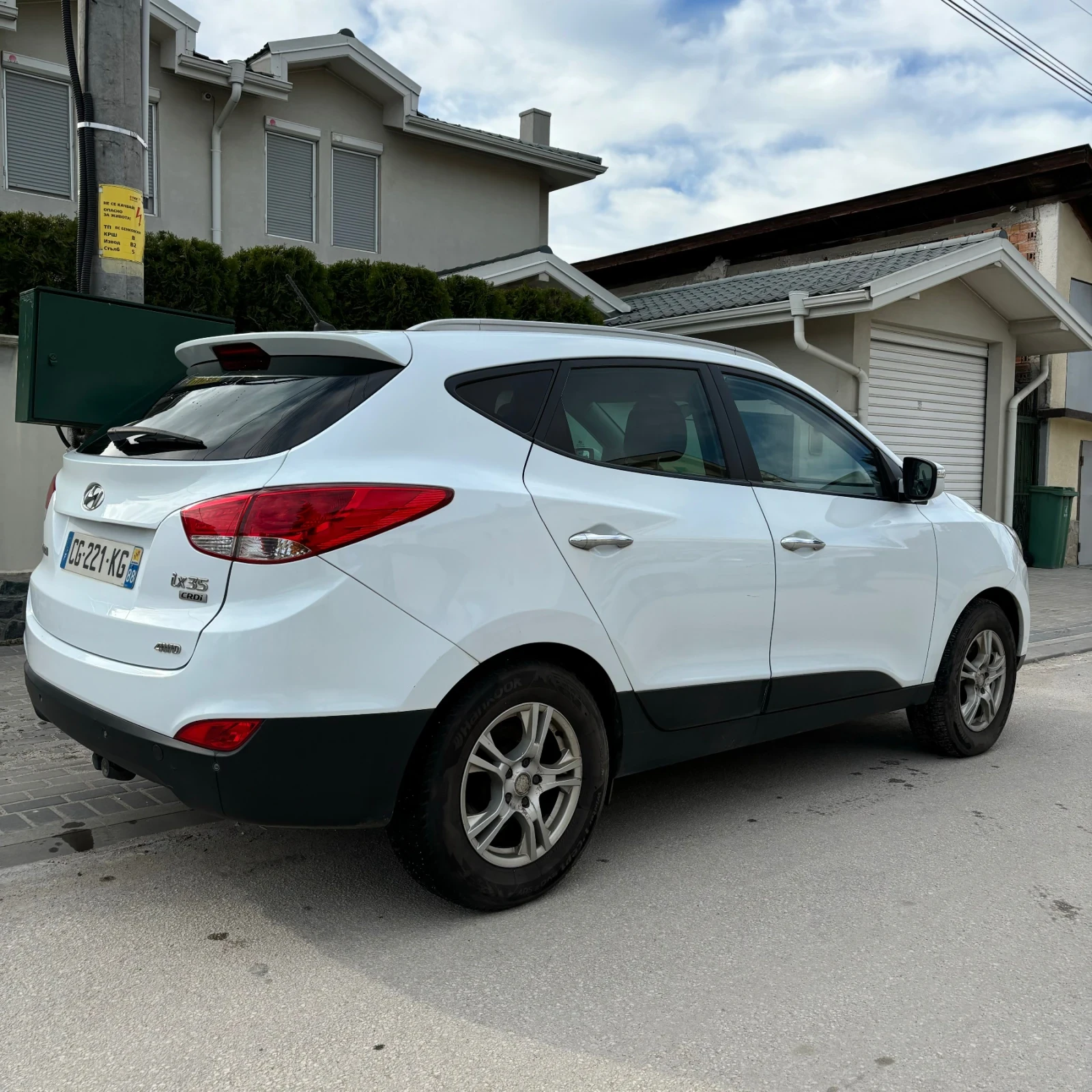 Hyundai IX35 2.0 CRDi, снимка 6 - Автомобили и джипове - 54138053