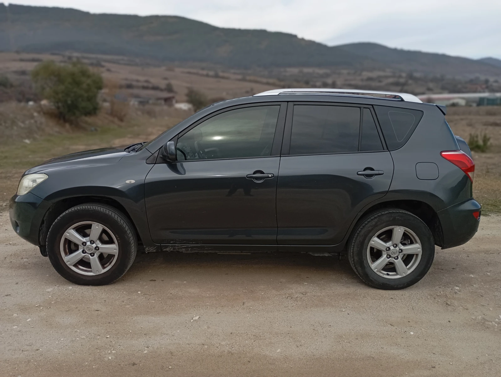 Toyota Rav4, снимка 2 - Автомобили и джипове - 54321908