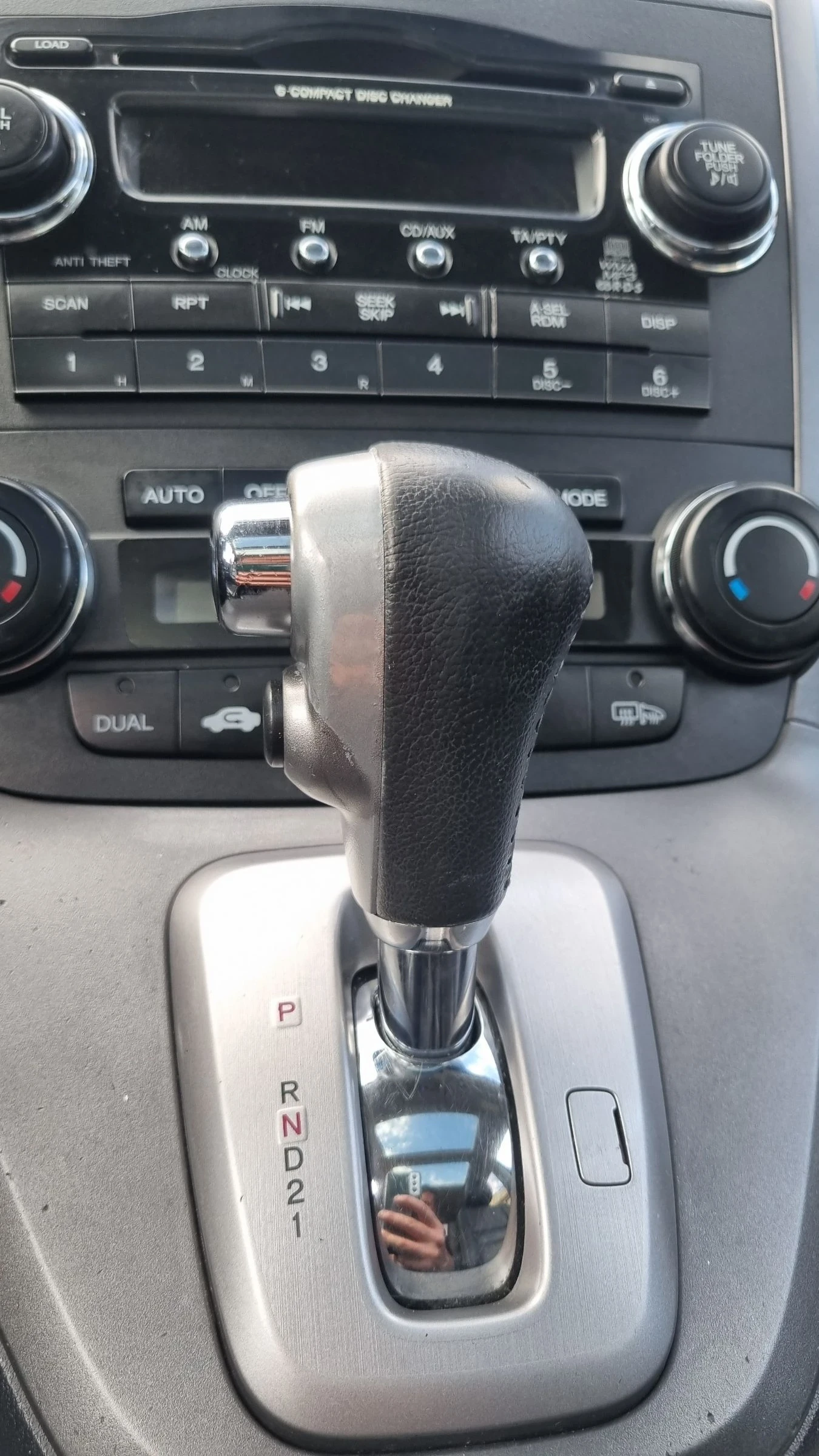 Honda Cr-v 2.0i 4x4 205000km Италия-Автоматик, снимка 12 - Автомобили и джипове - 54458034
