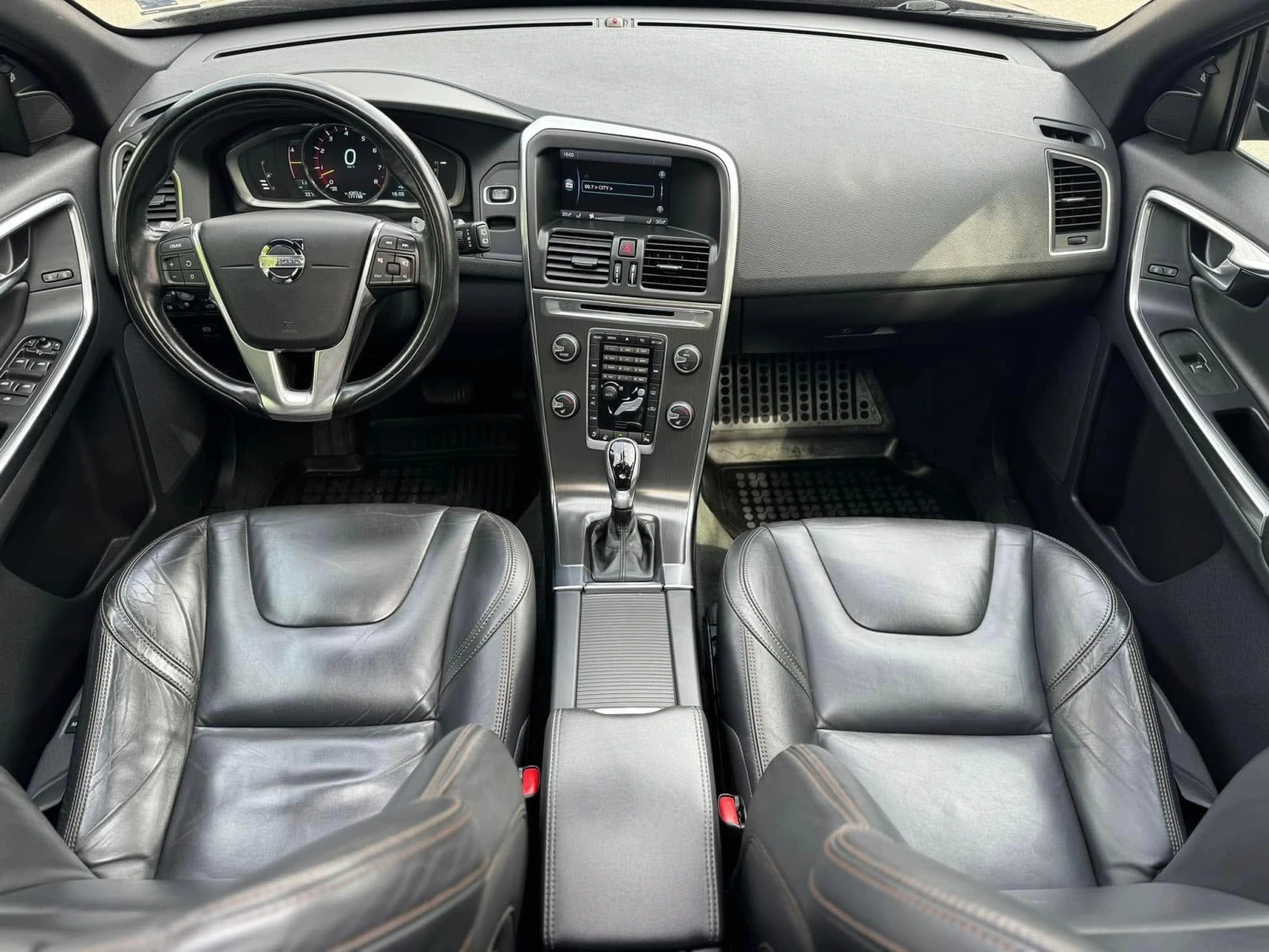 Volvo XC60 T6 AWD 3.0L, снимка 13 - Автомобили и джипове - 54511298