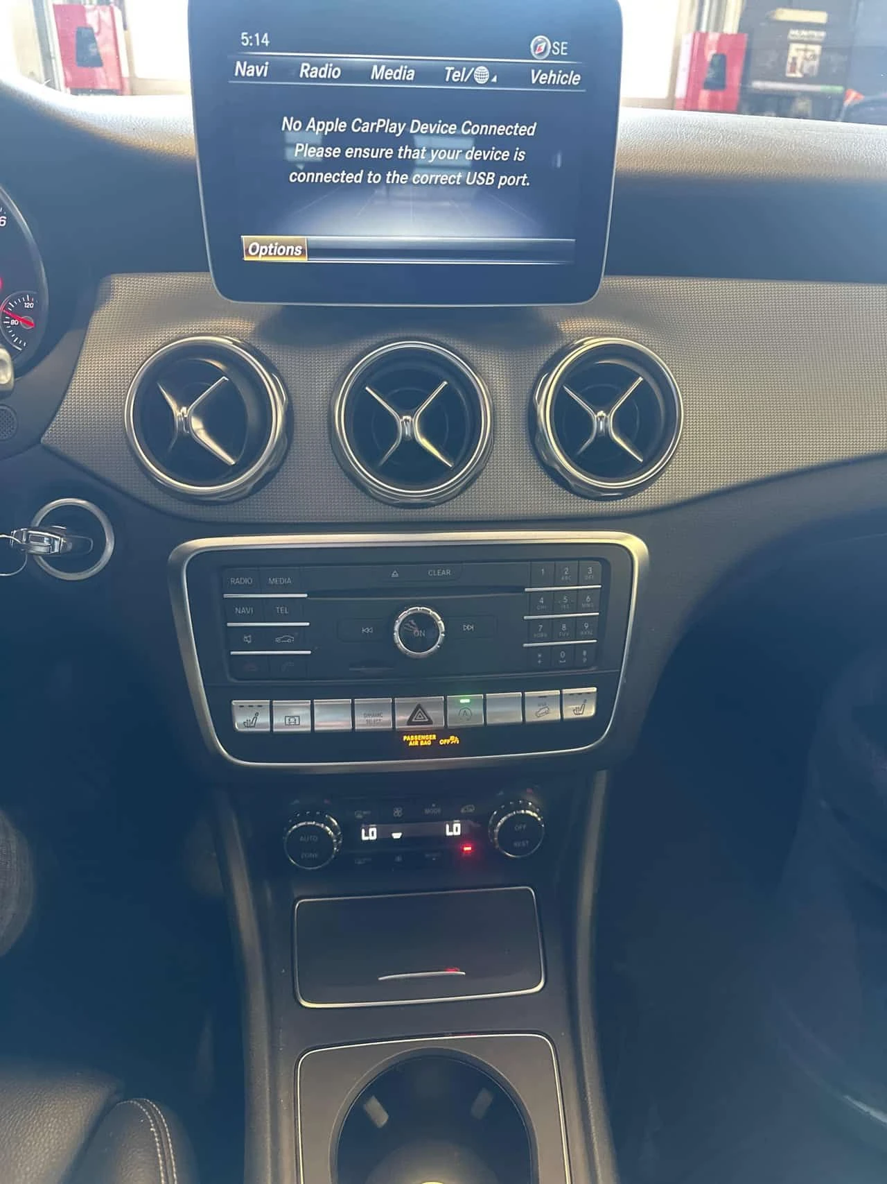 Mercedes-Benz GLA 250 4MATIC/ПАНОРАМА/ПОДГРЕВИ/АВТОФИНАНСИРАНЕ, снимка 9 - Автомобили и джипове - 54688479