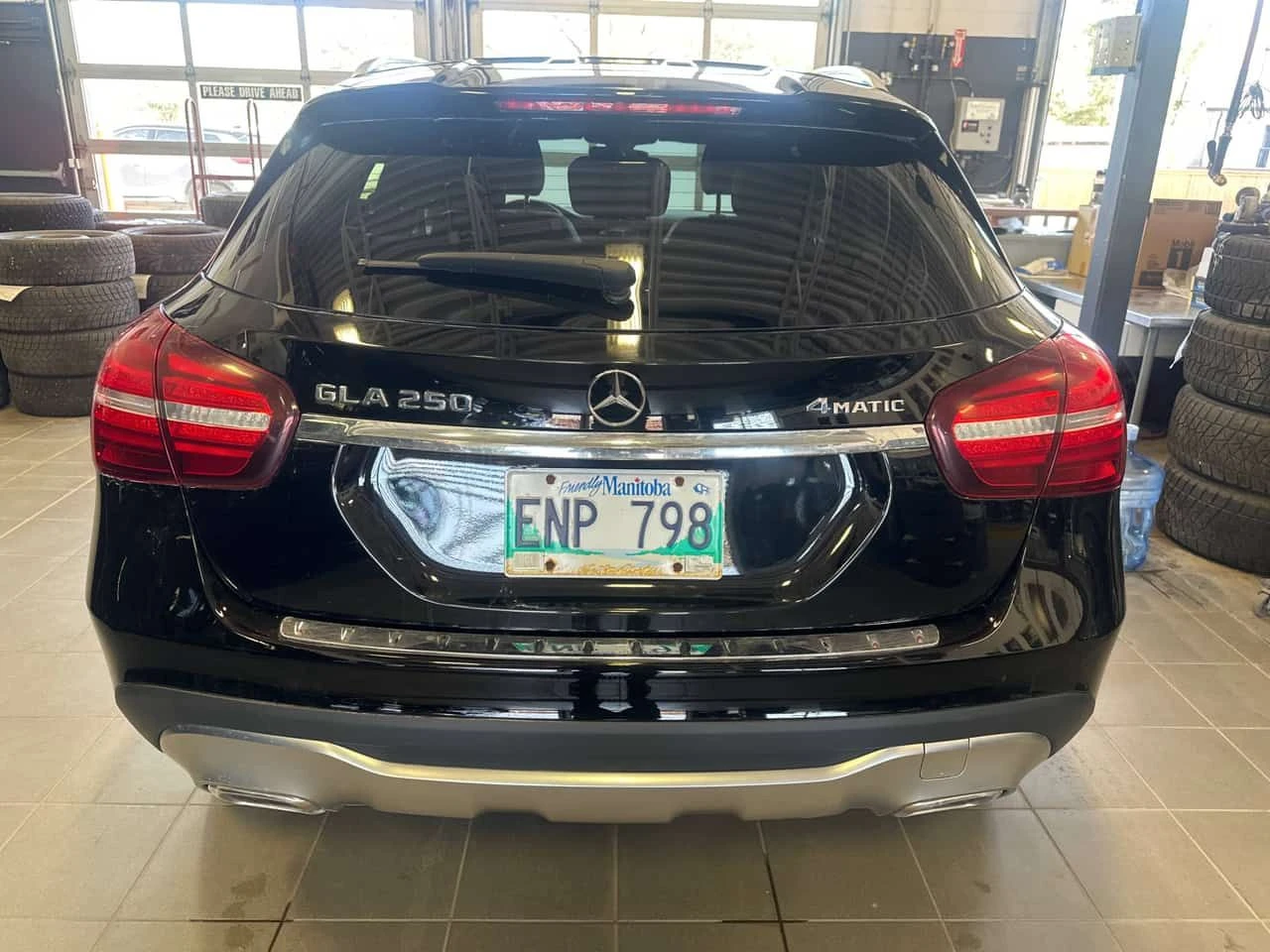Mercedes-Benz GLA 250 4MATIC/ПАНОРАМА/ПОДГРЕВИ/АВТОФИНАНСИРАНЕ, снимка 5 - Автомобили и джипове - 54688479