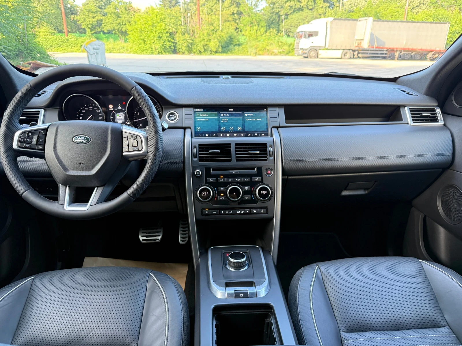 Land Rover Discovery Sport 2.0 Si4, снимка 8 - Автомобили и джипове - 54885986