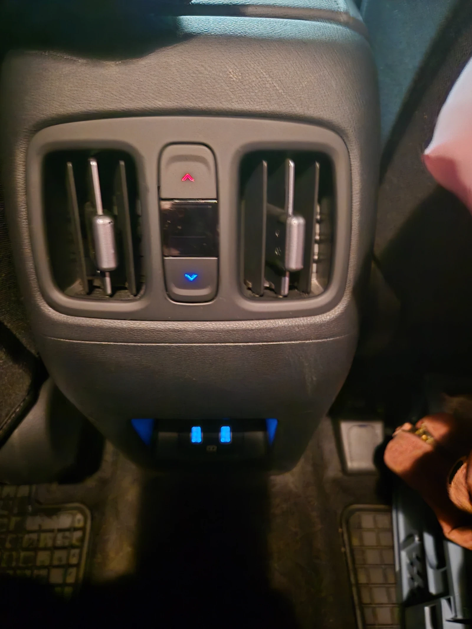 Hyundai Tucson, снимка 13 - Автомобили и джипове - 55553958