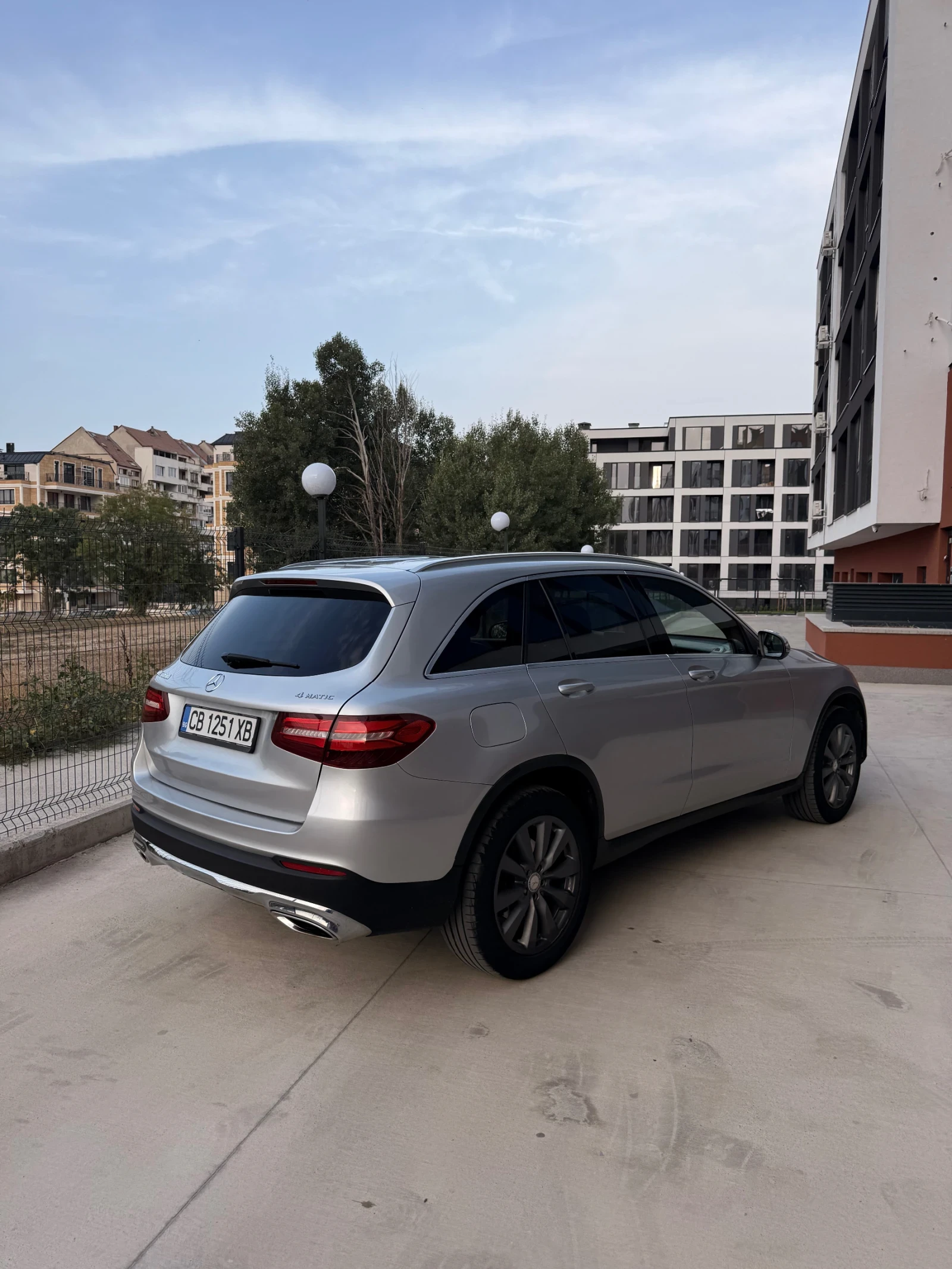 Mercedes-Benz GLC, снимка 3 - Автомобили и джипове - 55867823