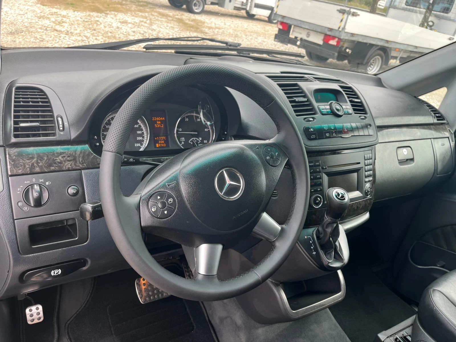 Mercedes-Benz Viano V220 AMBIENTE 8м 2ЕЛ.врати МИКСИ ТОП ТОП, снимка 6 - Бусове и автобуси - 54218828