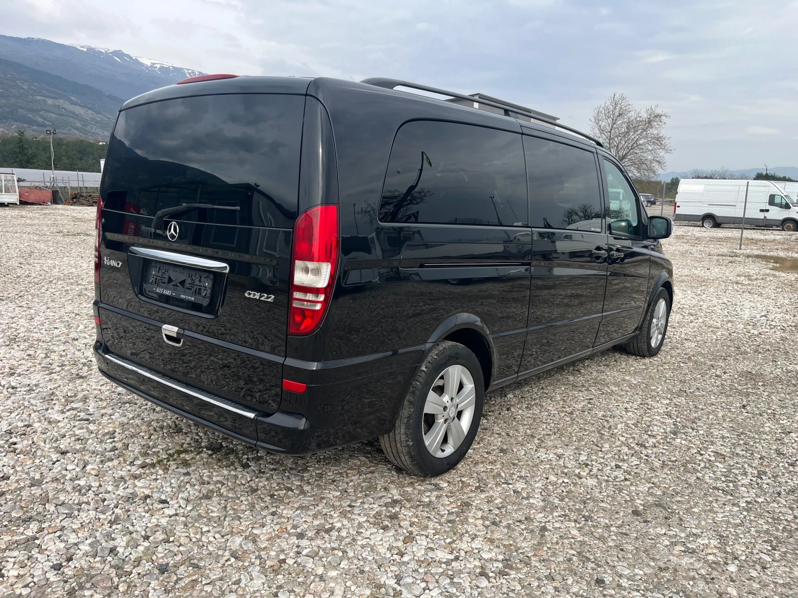 Mercedes-Benz Viano V220 AMBIENTE 8м 2ЕЛ.врати МИКСИ ТОП ТОП, снимка 3 - Бусове и автобуси - 54218828
