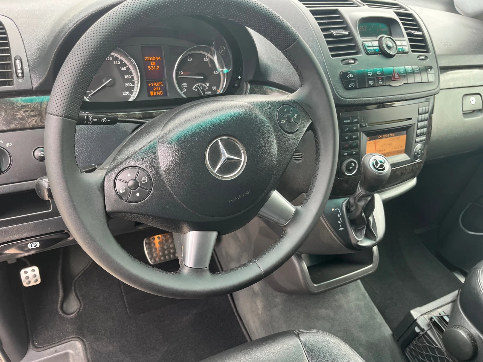 Mercedes-Benz Viano V220 AMBIENTE 8м 2ЕЛ.врати МИКСИ ТОП ТОП, снимка 15 - Бусове и автобуси - 54218828