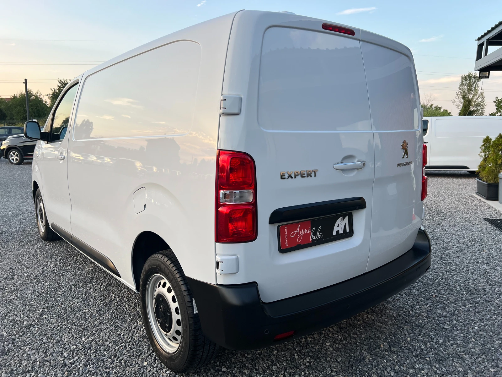 Peugeot Expert 2.0HDi 144k.c./140073км./ТОП СЪСТОЯНИЕ/ДЪЛГА БАЗА/, снимка 3 - Бусове и автобуси - 55808981