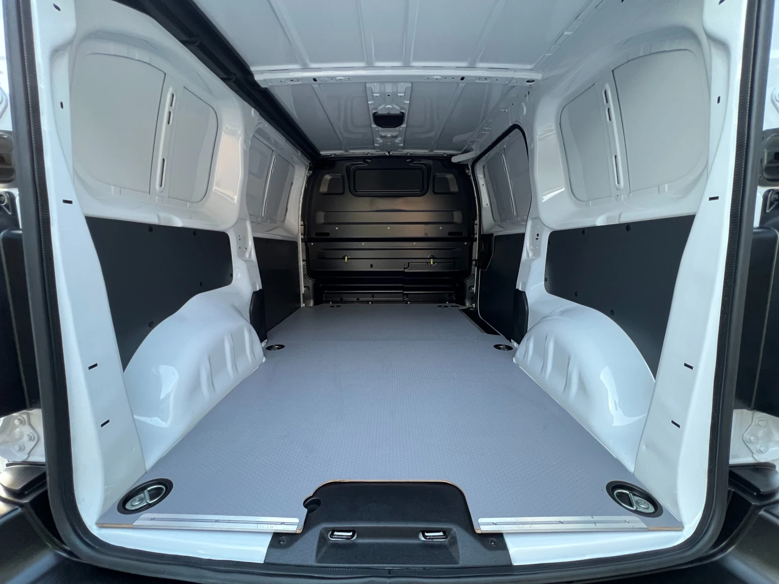 Peugeot Expert 2.0HDi 144k.c./140073км./ТОП СЪСТОЯНИЕ/ДЪЛГА БАЗА/, снимка 10 - Бусове и автобуси - 55808981