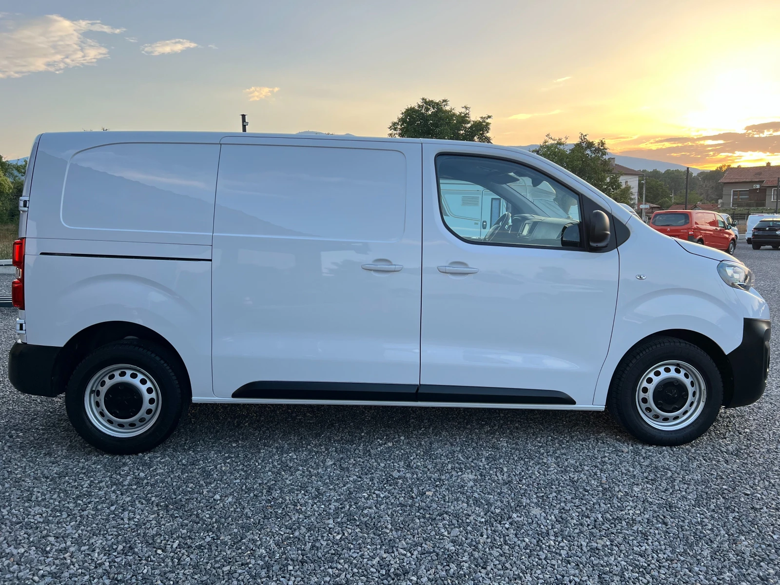 Peugeot Expert 2.0HDi 144k.c./140073км./ТОП СЪСТОЯНИЕ/ДЪЛГА БАЗА/, снимка 5 - Бусове и автобуси - 55808981