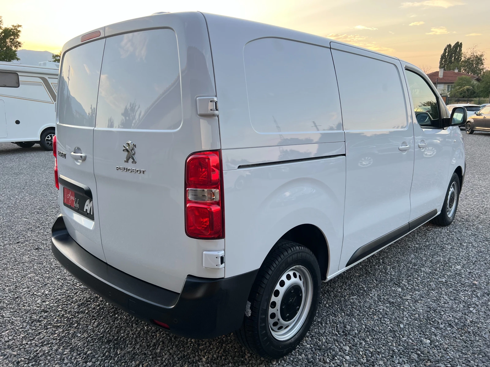 Peugeot Expert 2.0HDi 144k.c./140073км./ТОП СЪСТОЯНИЕ/ДЪЛГА БАЗА/, снимка 4 - Бусове и автобуси - 55808981