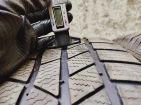 Гуми Зимни 255/50R20, снимка 4
