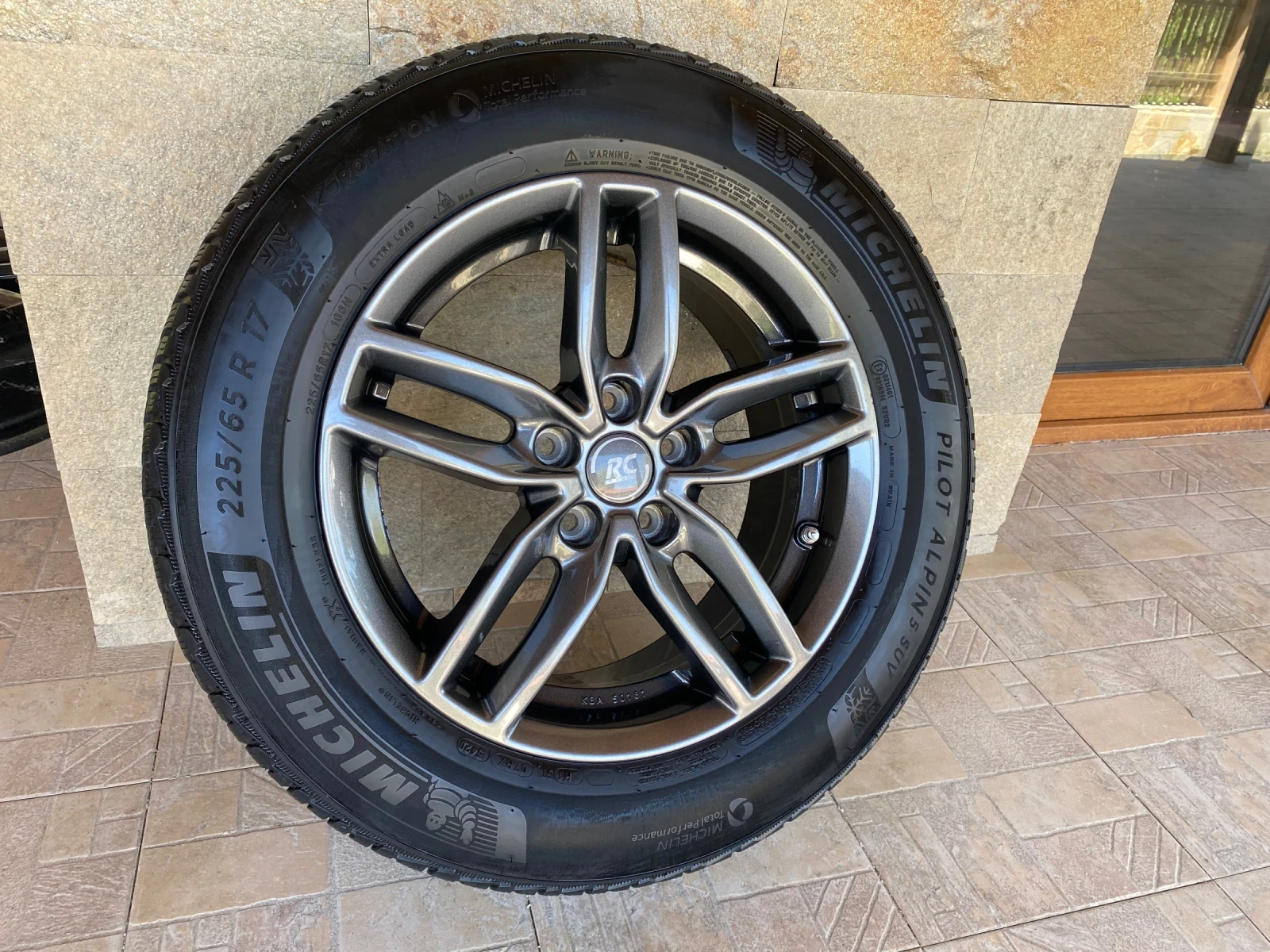 Гуми с джанти Michelin 225/65R17, снимка 5 - Гуми и джанти - 55541270