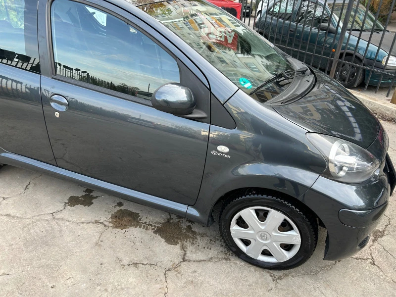 Toyota Aygo 1.0 i 68к.с, снимка 3 - Автомобили и джипове - 47429311