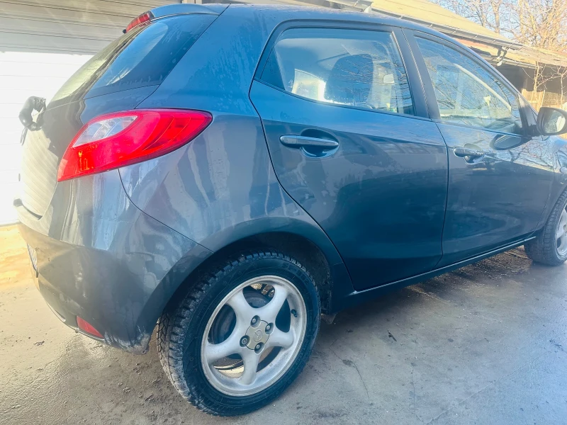 Mazda 2, снимка 9 - Автомобили и джипове - 48601590