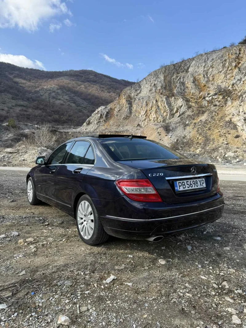 Mercedes-Benz C 220, снимка 2 - Автомобили и джипове - 48983010