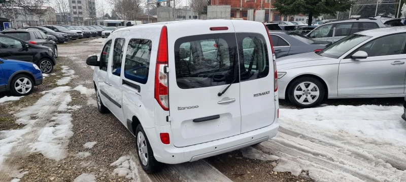 Renault Kangoo 1.5dci+ Maxi, снимка 4 - Автомобили и джипове - 49324423