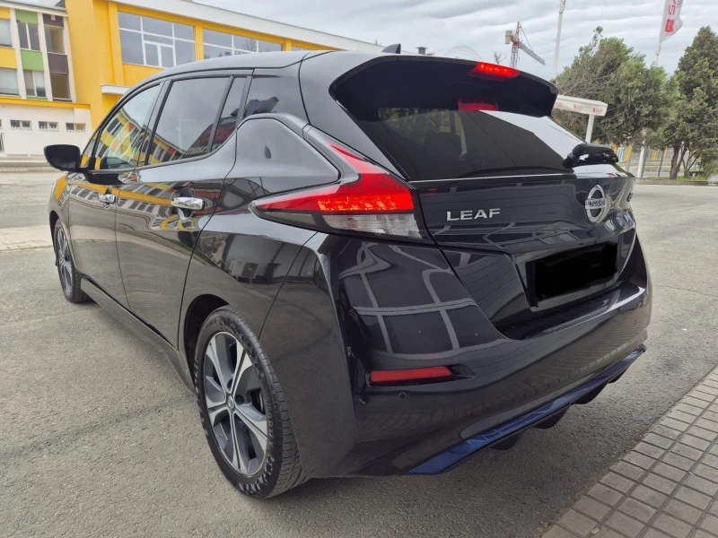 Nissan Leaf  Tekna  ВСИЧКИ ЕКСТРИ, снимка 5 - Автомобили и джипове - 51337983