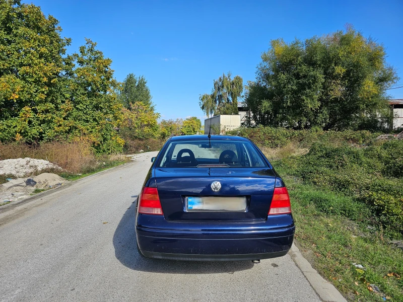 VW Bora 1.6 SR, снимка 3 - Автомобили и джипове - 52105999