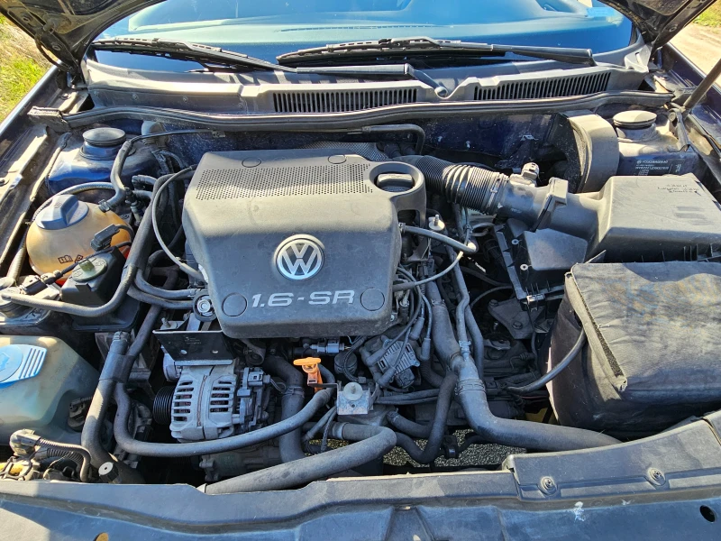 VW Bora 1.6 SR, снимка 8 - Автомобили и джипове - 52105999