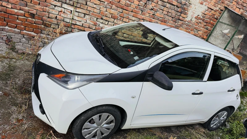 Toyota Aygo, снимка 2 - Автомобили и джипове - 52171369