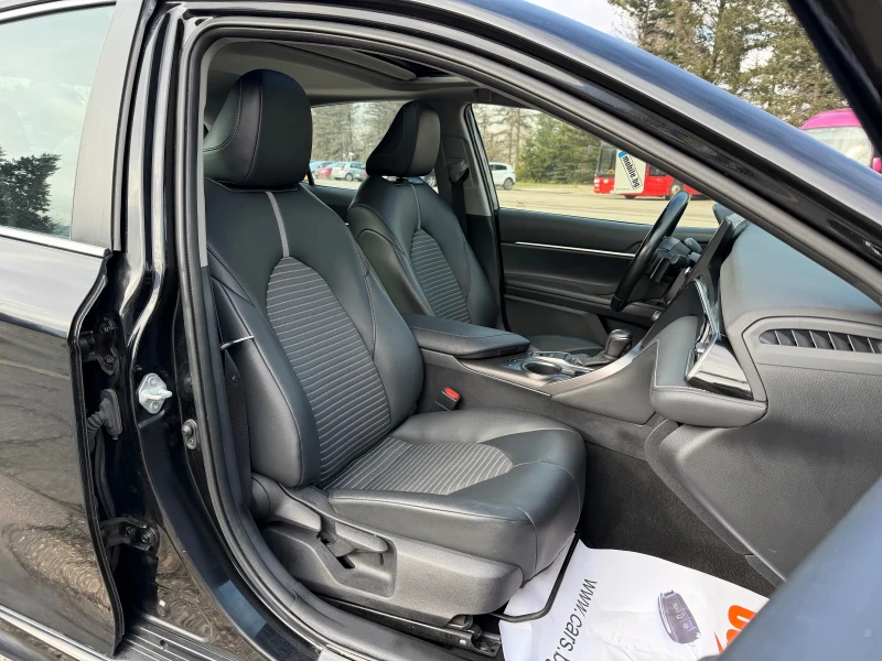 Toyota Camry 2.5 AWD, снимка 12 - Автомобили и джипове - 53074980