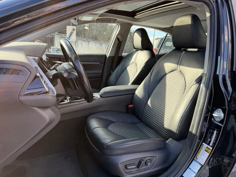 Toyota Camry 2.5 AWD, снимка 8 - Автомобили и джипове - 53074980