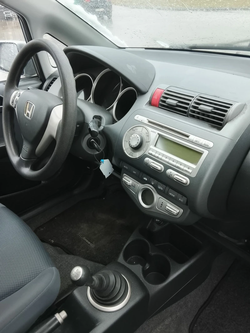 Honda Jazz 1.4neu feis, снимка 8 - Автомобили и джипове - 53572032