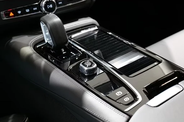 Volvo S90 T8 Recharge AWD = Ultimate Dark = Гаранция, снимка 9 - Автомобили и джипове - 55089801