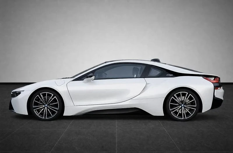 BMW i8 xDrive, снимка 2 - Автомобили и джипове - 56528454