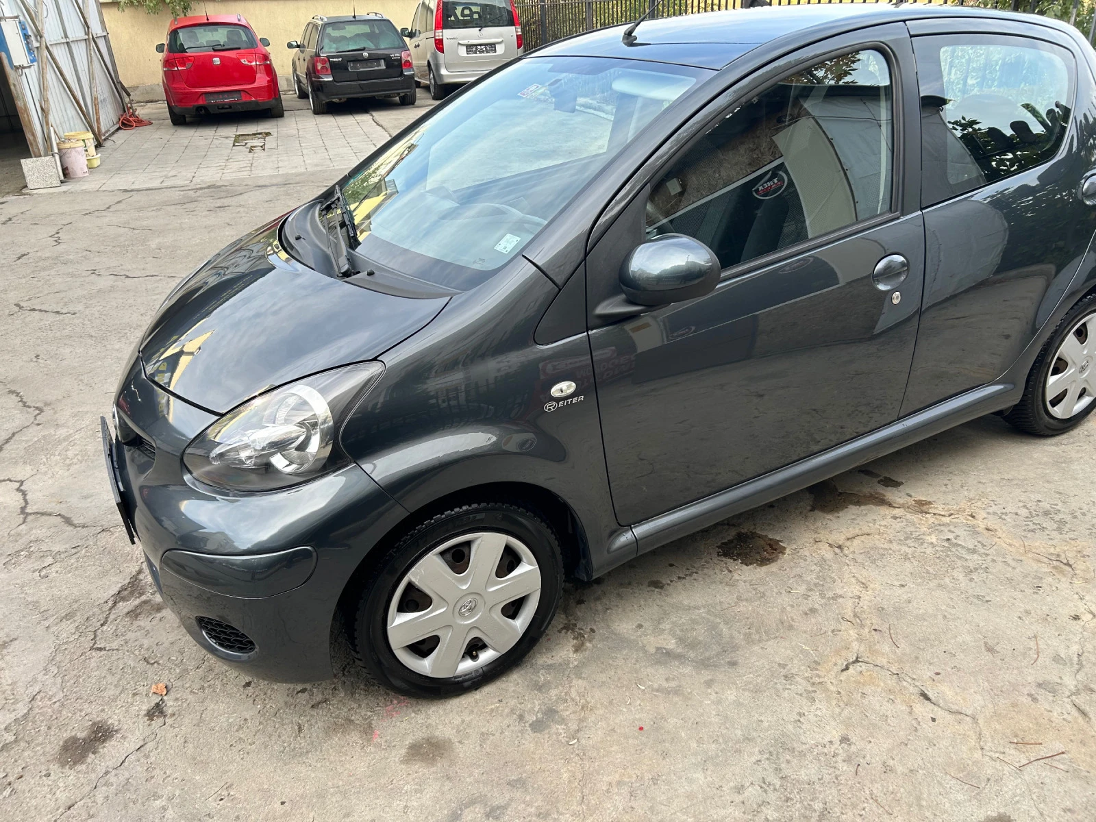 Toyota Aygo 1.0 i 68к.с - изображение 2