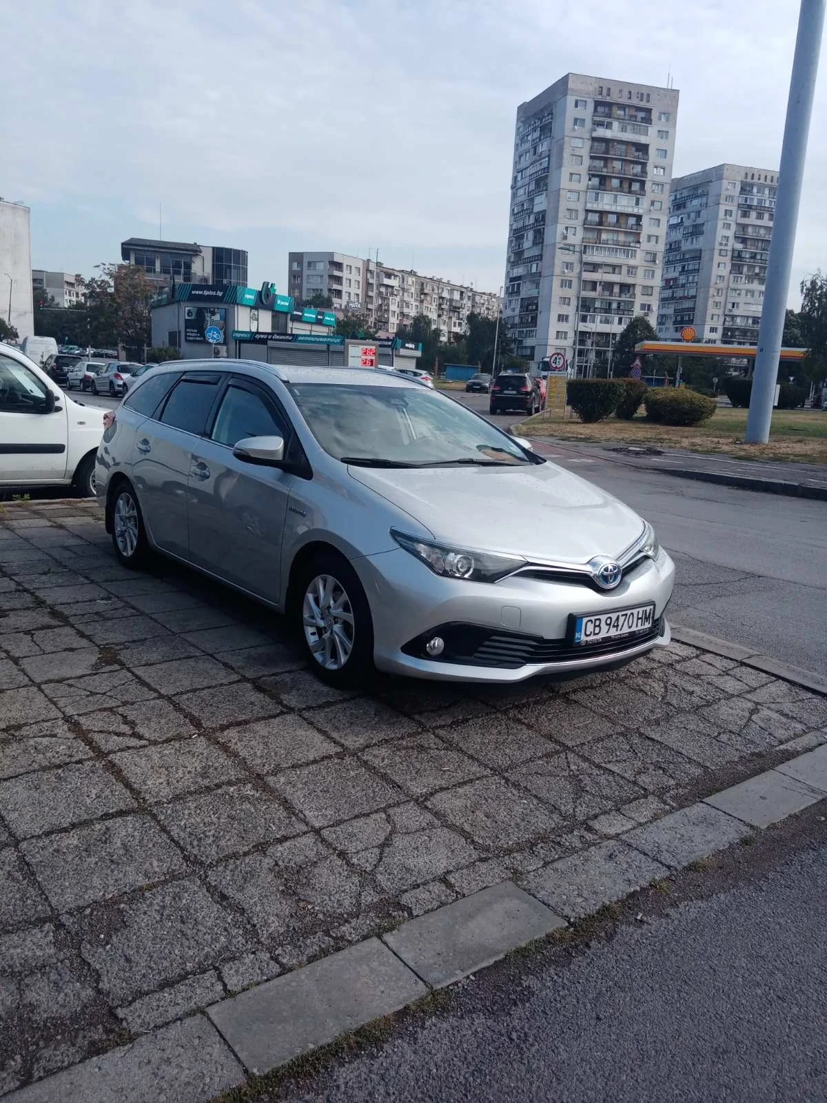 Toyota Auris TS 1.8 HSD LUNA - изображение 2