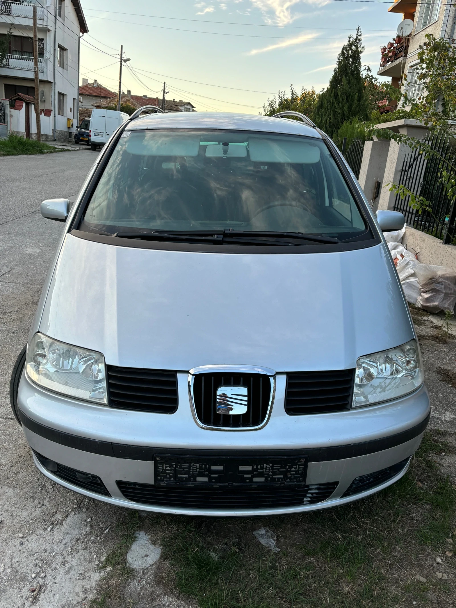 Seat Alhambra 2.0 TDI - изображение 2