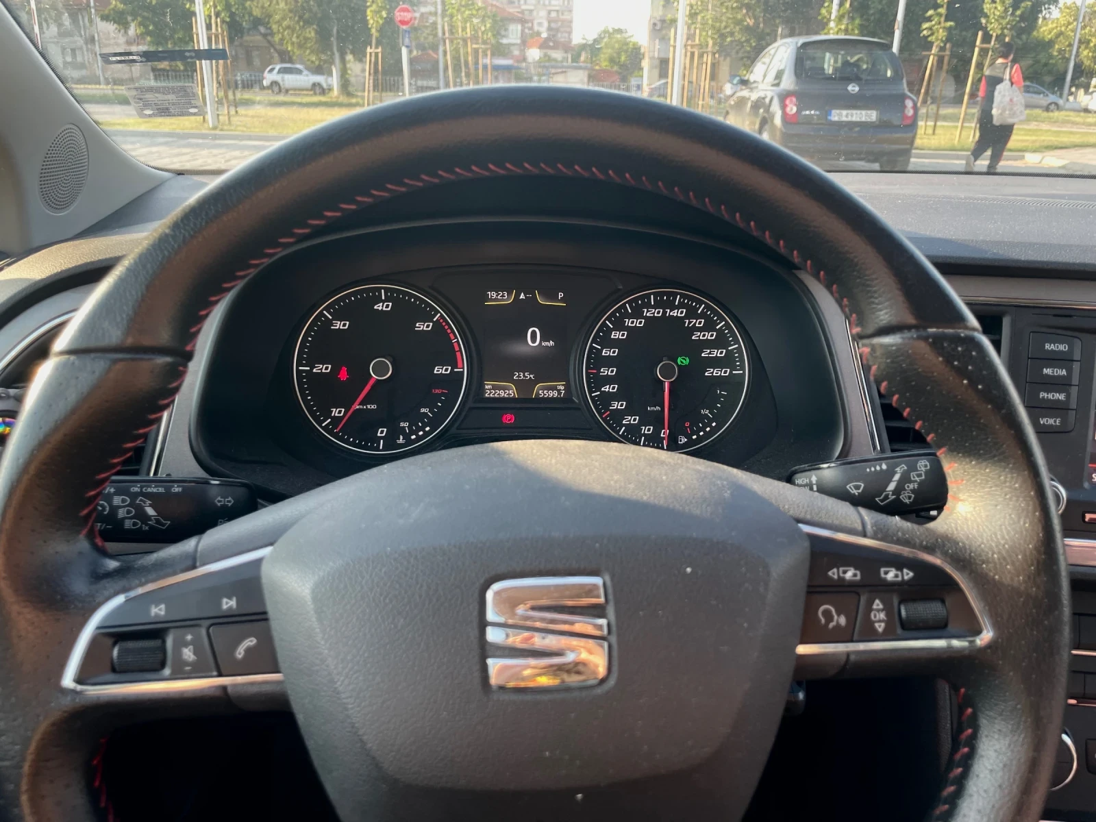 Seat Leon 2.0 TDI 150 FR - изображение 3