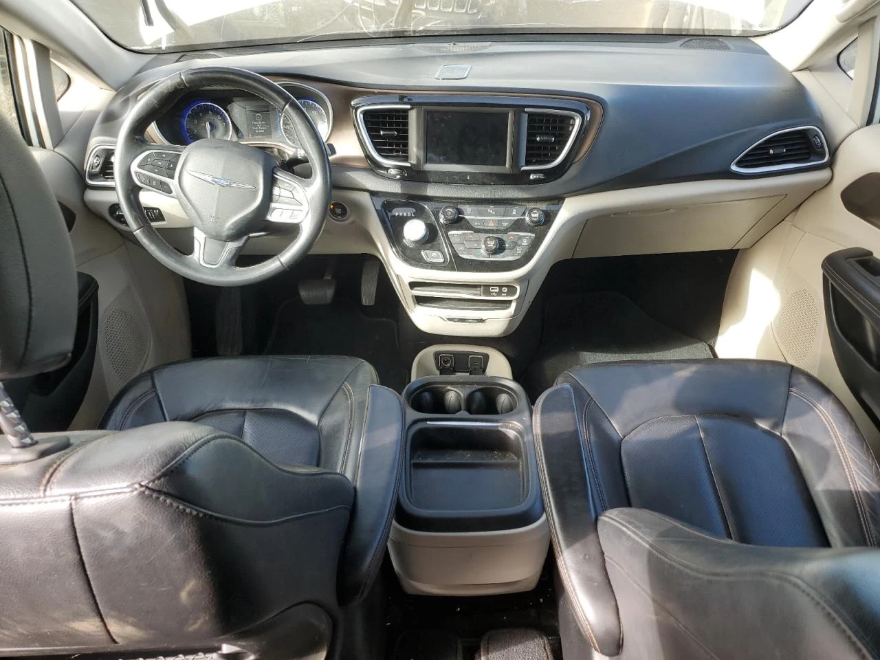 Chrysler Pacifica TOURING L PLUS - изображение 9