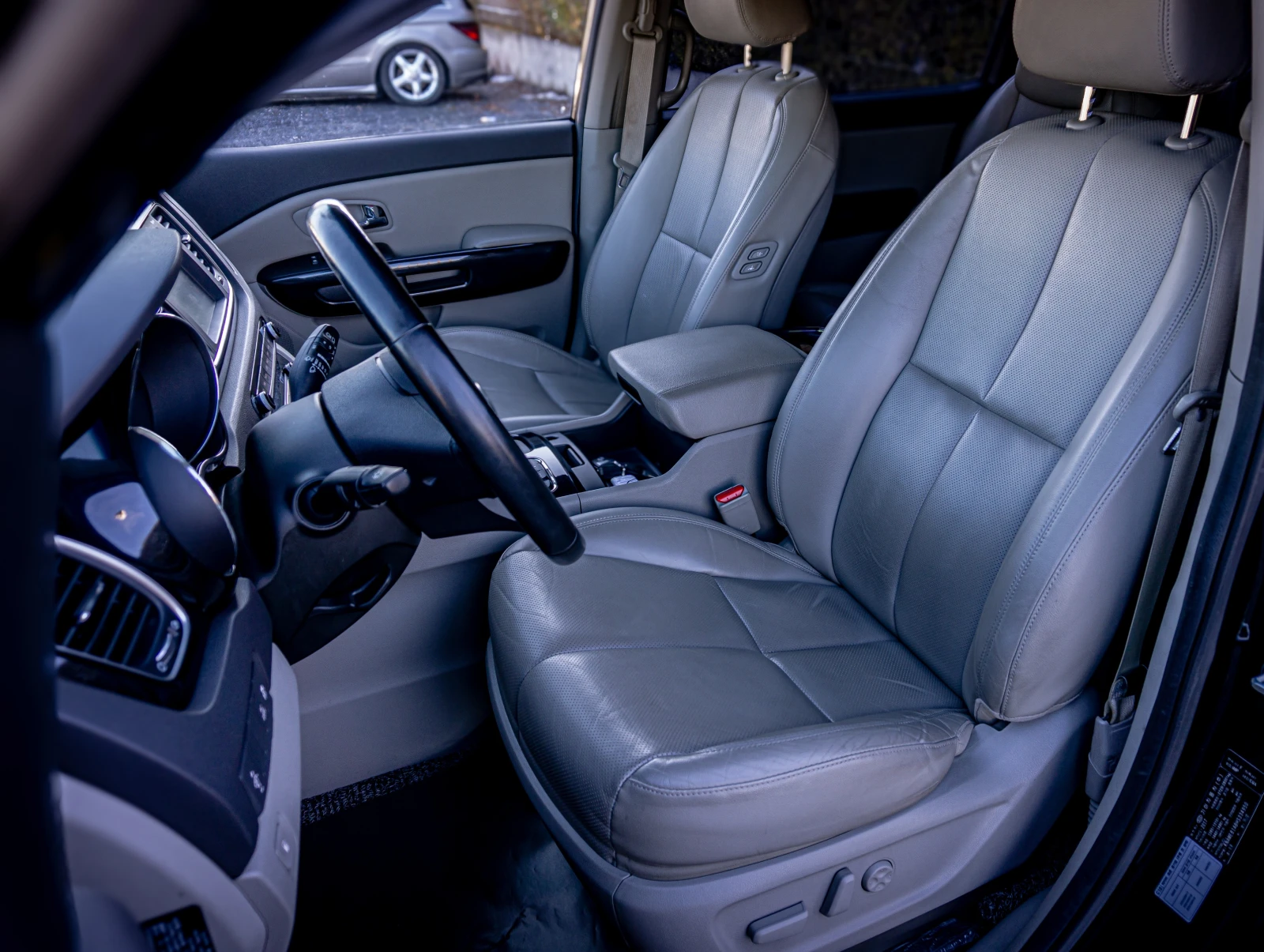 Kia Carnival 2.2 CRDI - 9 МЕСТЕН - 6М ГАРАНЦИЯ - РЕАЛНИ КМ. - изображение 10