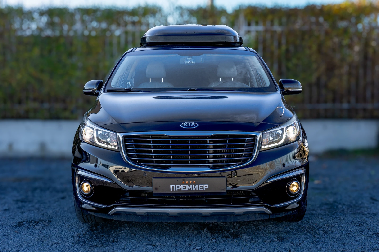 Kia Carnival 2.2 CRDI 4WD - 9 МЕСТЕН -  ГАРАНЦИЯ - РЕАЛНИ КМ. - изображение 2