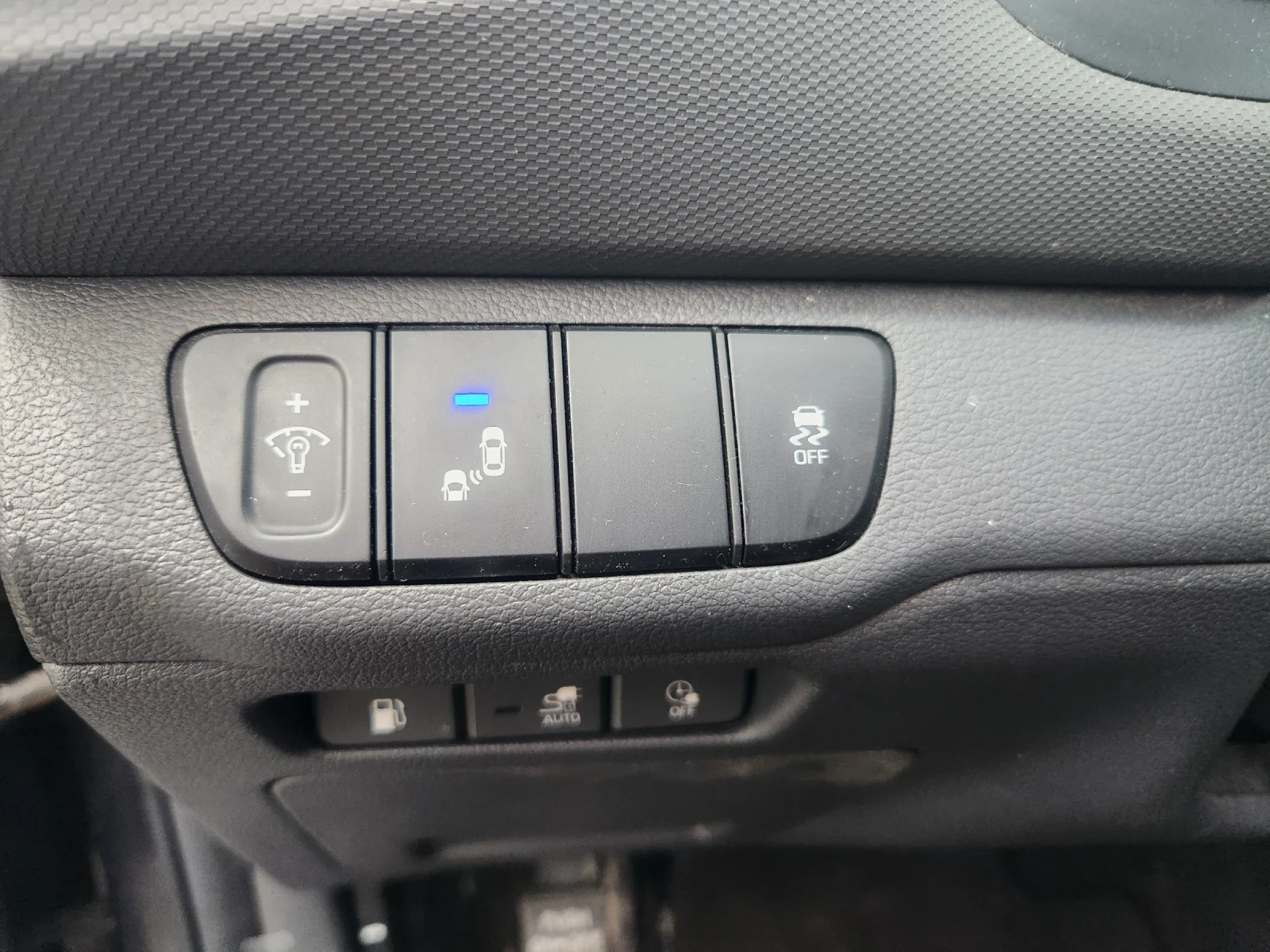 Hyundai Ioniq  - изображение 8