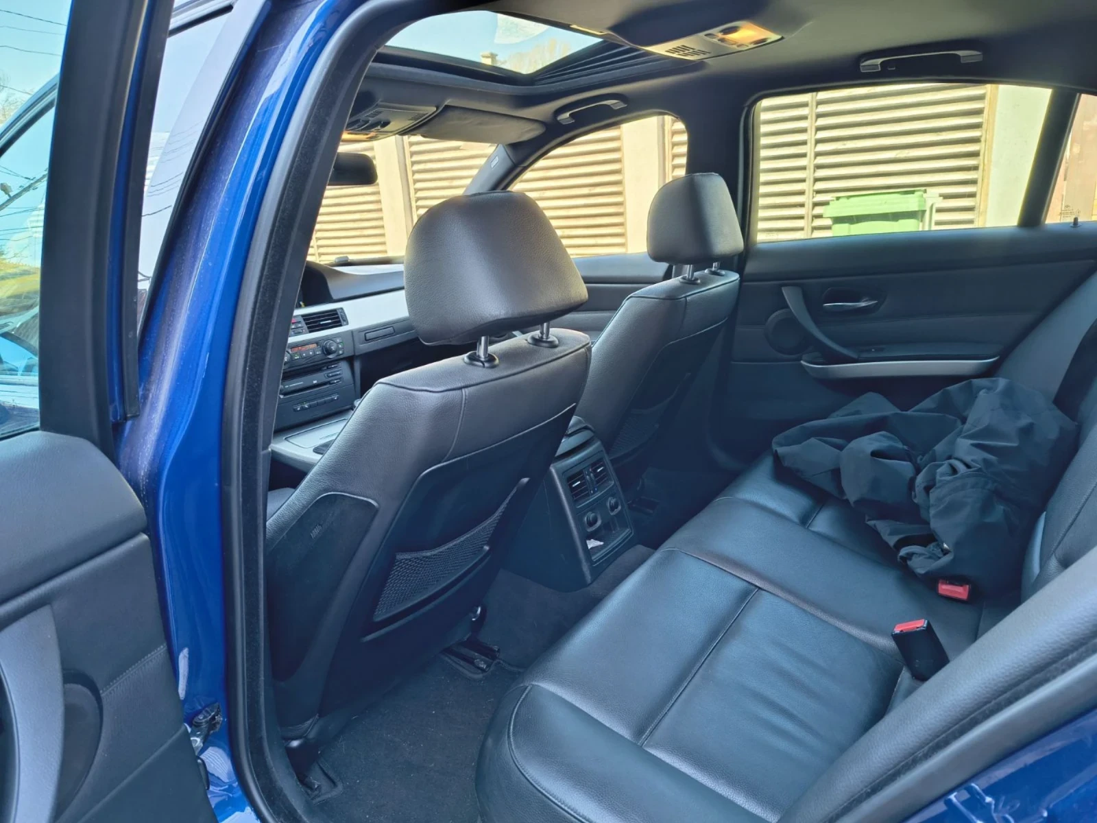 BMW 330, снимка 10 - Автомобили и джипове - 53828947