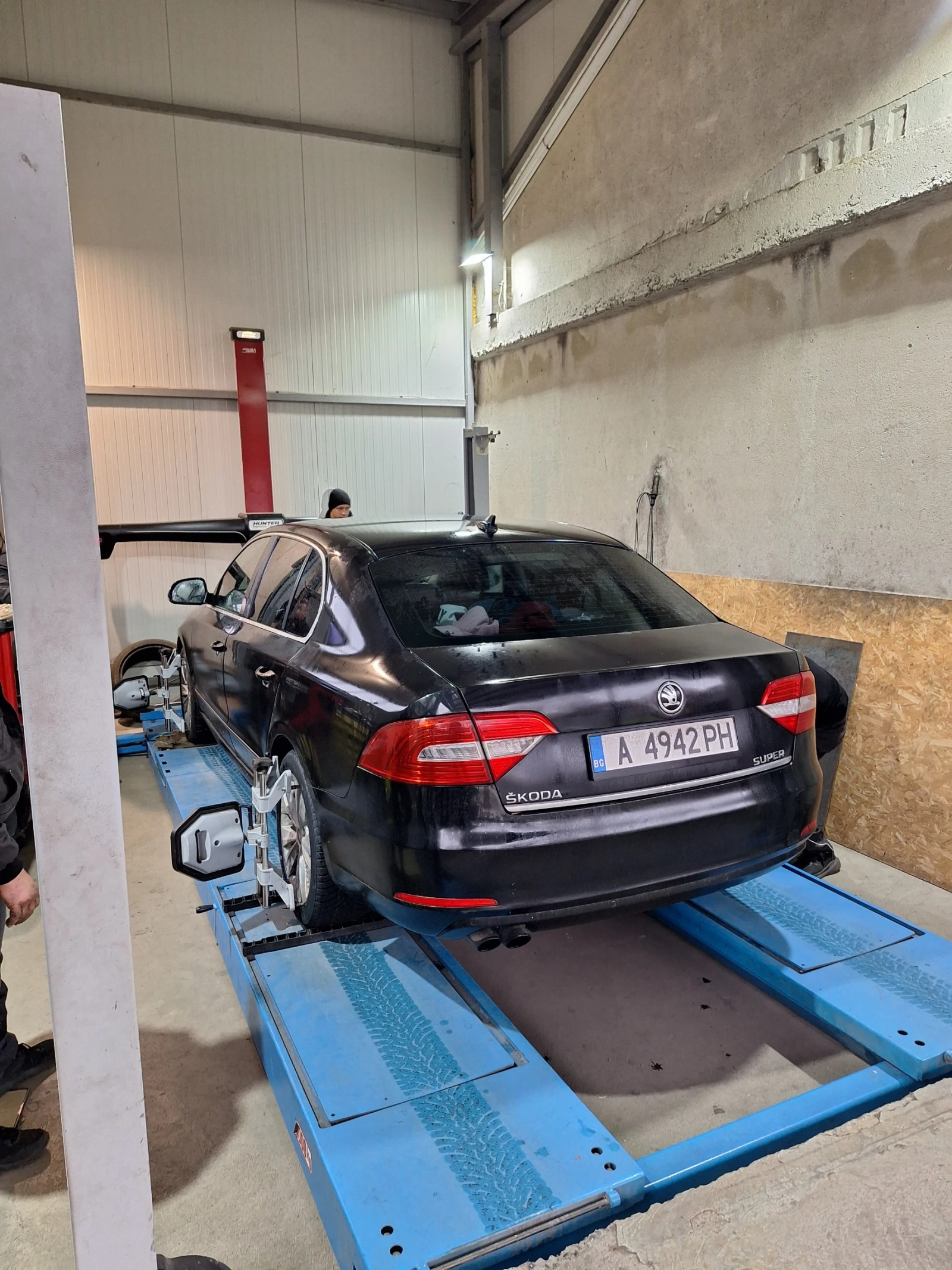 Skoda Superb 2.0 TDI  DSG facelift, снимка 10 - Автомобили и джипове - 54195773